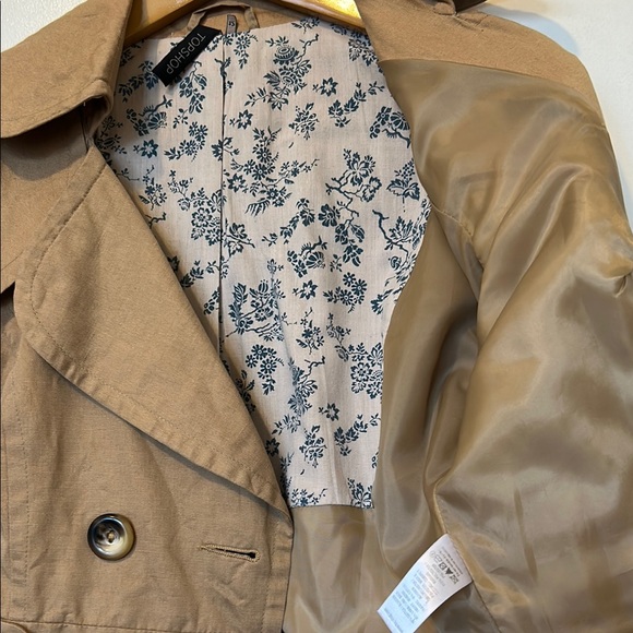 Topshop Women’s Jacket with Floral Lining - Picture 4 of 12
